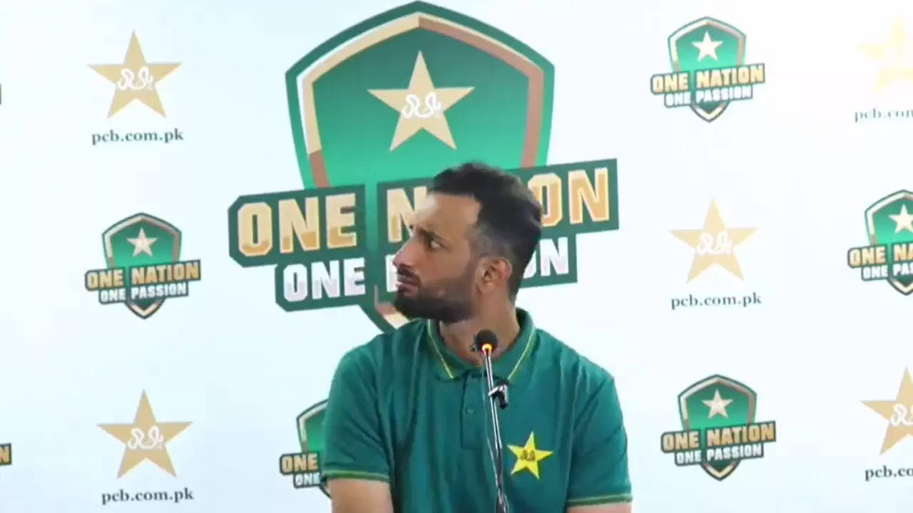 ‘Pakistan ka captain hai, show respect’: Drama at press conference!